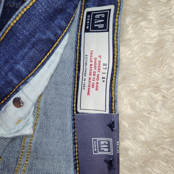 Gap 5" Demin Jean Short, Size 27 - Picture 3 of 5
